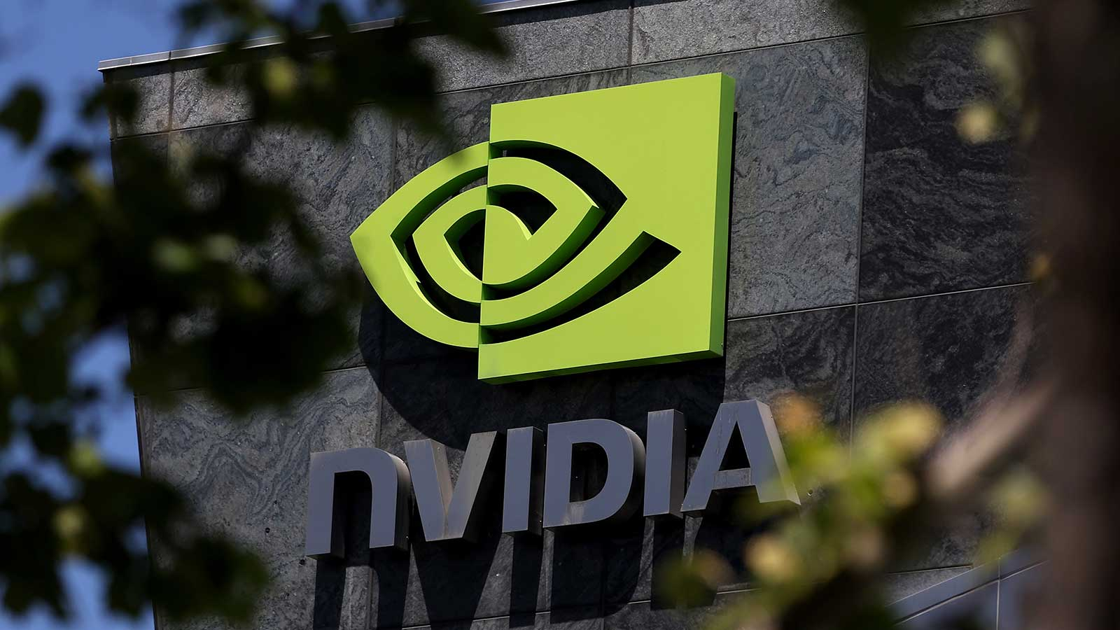 NVIDIA інвестувала $5 млрд у Intel